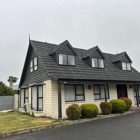 Academy Lodge Motel Ашбертон Экстерьер фото